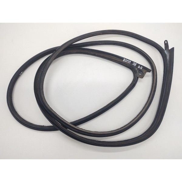 Borracha Que Vai Porta Dianteira Esquerda Mercedes B200 2009