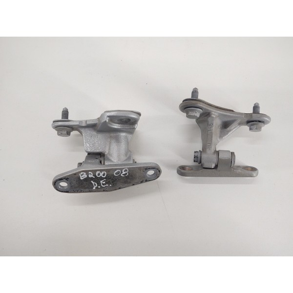 Dobradiça Porta Dianteira Esquerda Mercedes B200 2006 A 2011