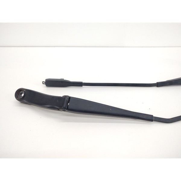 Par Braço Limpador Dianteiro Mercedes B180 B200 2006 A 2011 Direito