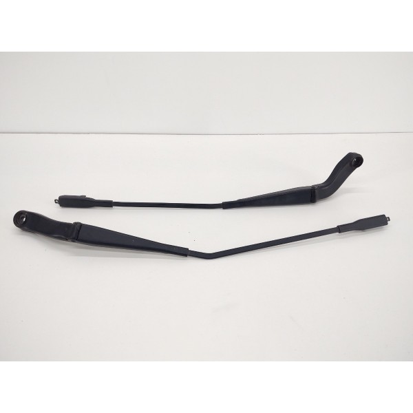 Par Braço Limpador Dianteiro Mercedes B180 B200 2006 A 2011 Direito