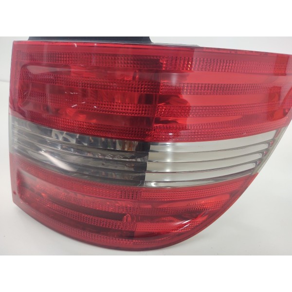 Lanterna Traseira Direita Mercedes B180 B200 2006 A 2011 Direito Vermelho