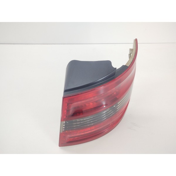 Lanterna Traseira Direita Mercedes B180 B200 2006 A 2011 Direito Vermelho