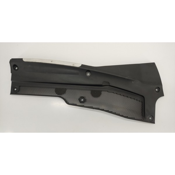 Acabamento Churrasqueira Direita Range Rover Evoque 2022  Preto