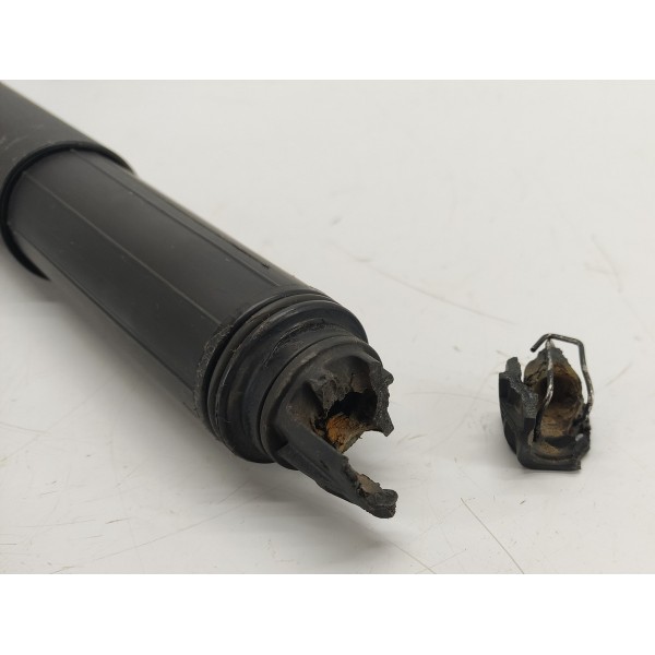 Amortecedor L.e Tampa Traseira Bmw X6 V8 2015 Detalhe