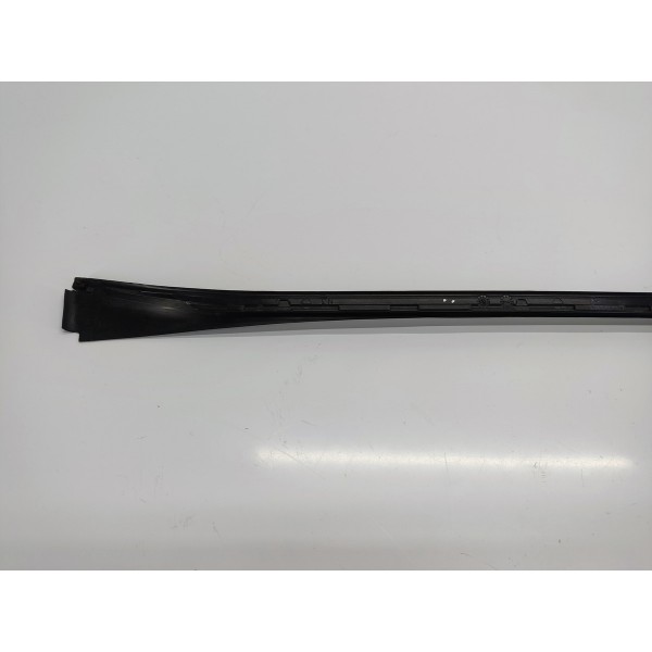 Friso Esquerdo Para Brisa Jetta Gli 230cv 2019  Preto