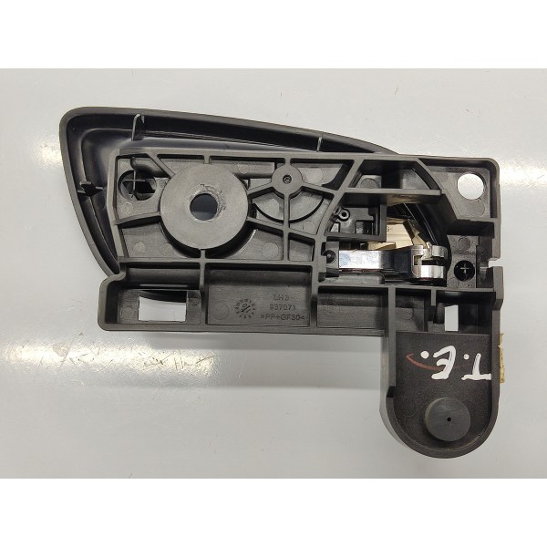 Maçaneta Interna Traseria Esquerda Fiat Freemont 2.4 2011 Traseira