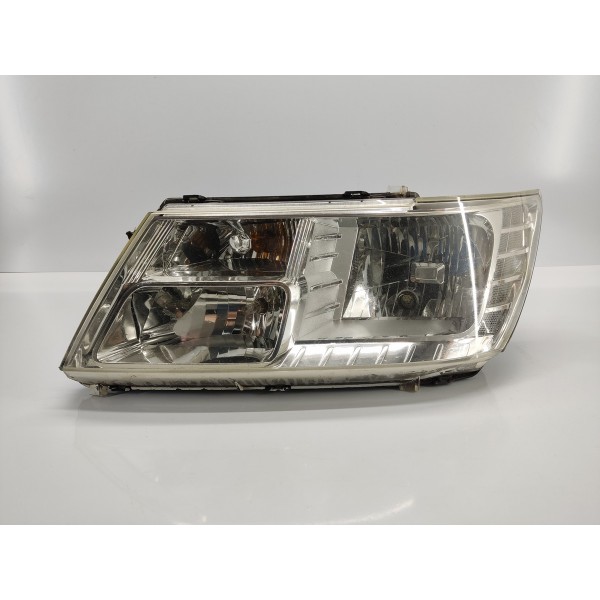 Farol Esquerdo Fiat Freemont 2.4 2011 Detalhe Esquerdo