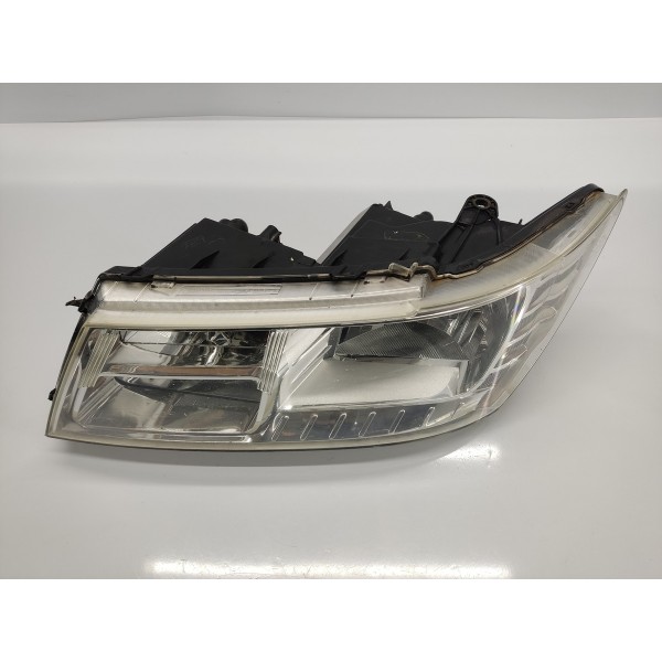 Farol Esquerdo Fiat Freemont 2.4 2011 Detalhe Esquerdo
