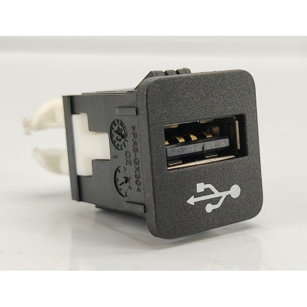 Entrada Usb Bmw G20 320i 2024 74558010 Preto
