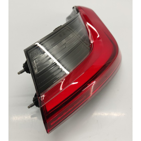 Lanterna T.d Bmw G20 Msport 320i 2024 21526202 Direito/passageiro Vermelho