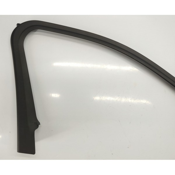 Moldura Interna Arco Vidro Porta D.e Bmw G20 320i 2024 Preto