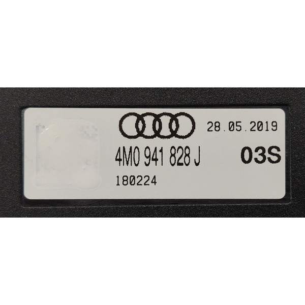 Conexão Caixa Fusivel Audi Q8 2019 4m0941828
