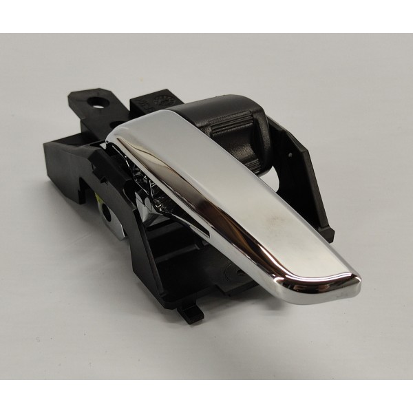 Maçaneta Interna D.e Pajero Sport 2022 2.4 Hpe Dianteira