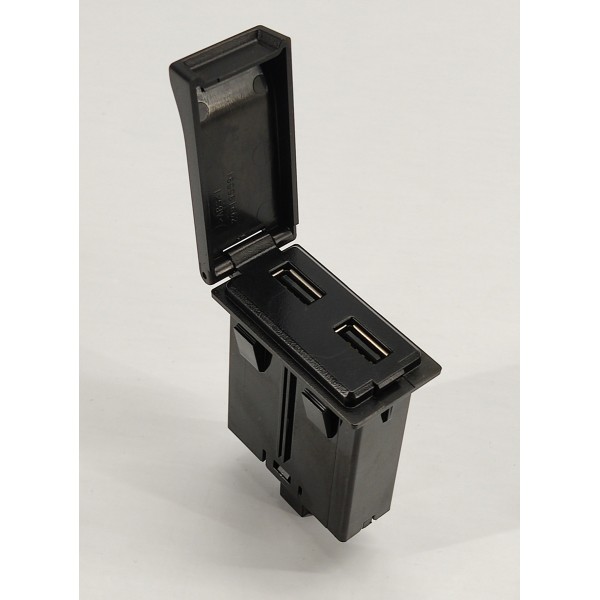 Usb Console Traseiro Pajero Sport 2022 2.4 Hpe 8638a387