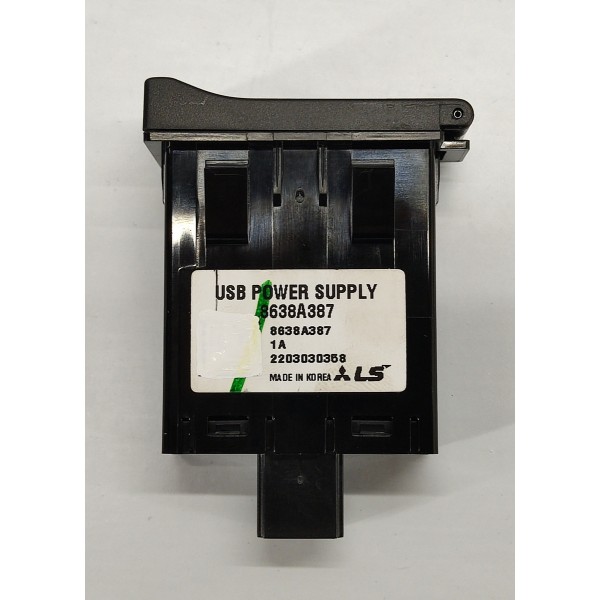 Usb Console Traseiro Pajero Sport 2022 2.4 Hpe 8638a387