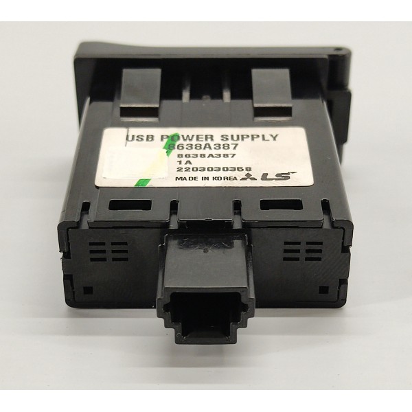 Usb Console Traseiro Pajero Sport 2022 2.4 Hpe 8638a387