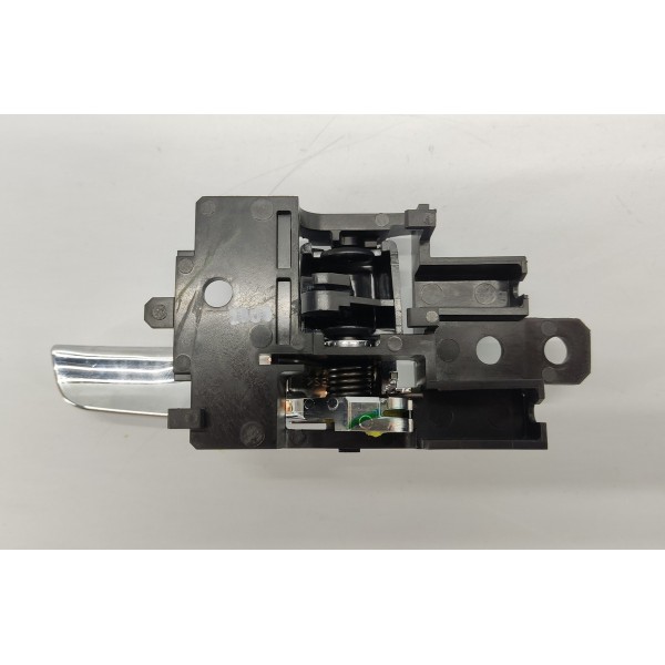 Maçaneta Interna Porta T.e Pajero Sport 2022 2.4 Hpe Traseira