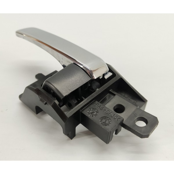 Maçaneta Interna Porta T.e Pajero Sport 2022 2.4 Hpe Traseira