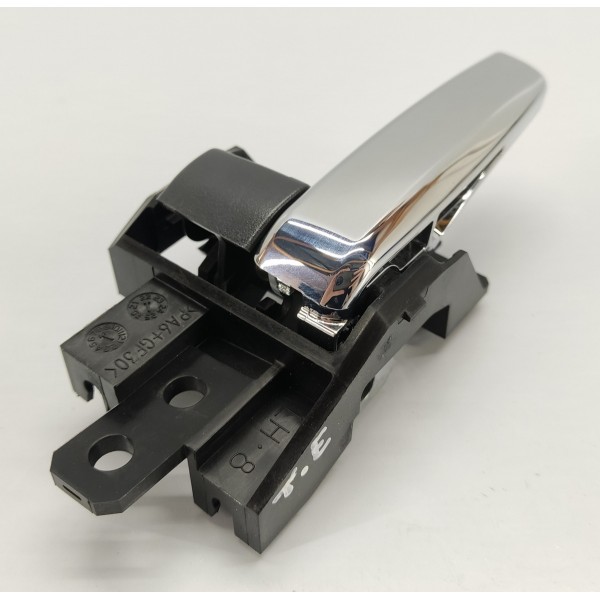 Maçaneta Interna Porta T.e Pajero Sport 2022 2.4 Hpe Traseira