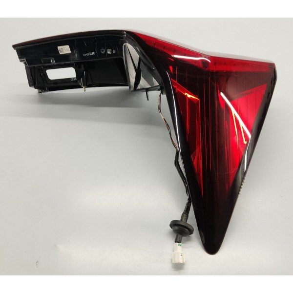 Lanterna L.d Pajero Sport 2022 2.4 Hpe 9767450702 Direito/passageiro Vermelho