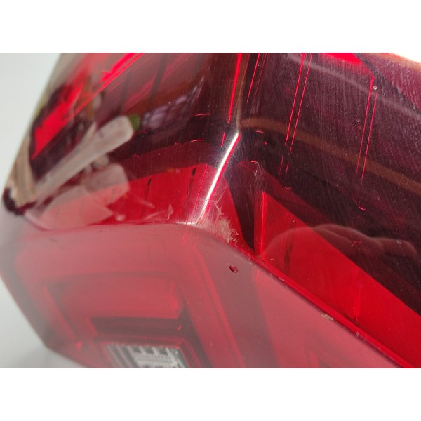 Lanterna L.d Pajero Sport 2022 2.4 Hpe 9767450702 Direito/passageiro Vermelho
