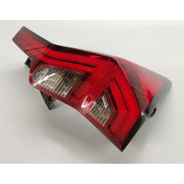 Lanterna L.e Pajero Sport 2022 2.4 Hpe 0716655902 Esquerdo/motorista Vermelho