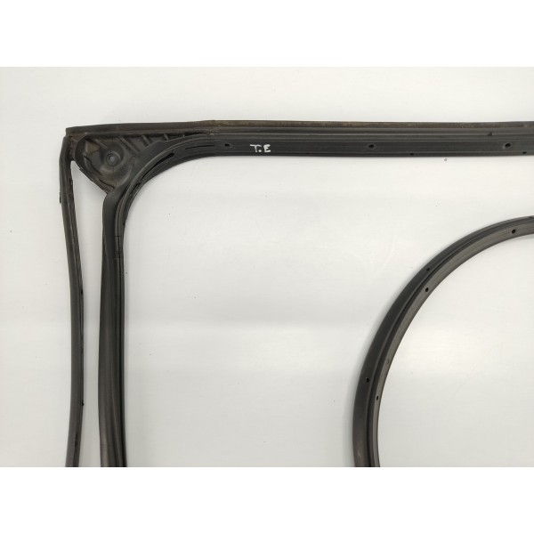 Borracha Fixa Porta T.e Pajero Sport 2022 2.4 Hpe