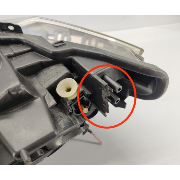 Farol Direito  Bmw 320i N20 2015 C/detalhes Direito/passageiro