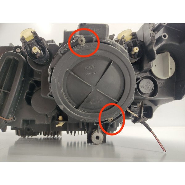 Farol Direito  Bmw 320i N20 2015 C/detalhes Direito/passageiro