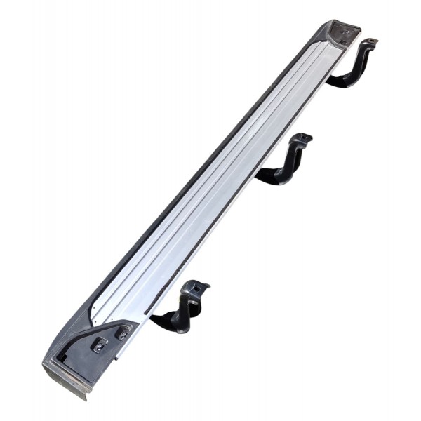 Estribo Apoio Pé L.e Pajero Sport 2022 2.4 Hpe Preto