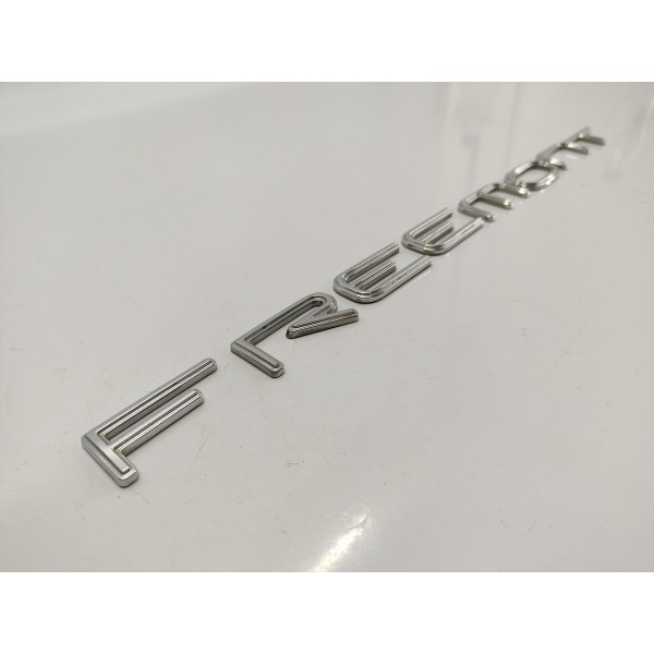 Emblema Letreiro Tampa Traseira Fiat Freemont 2.4 2011