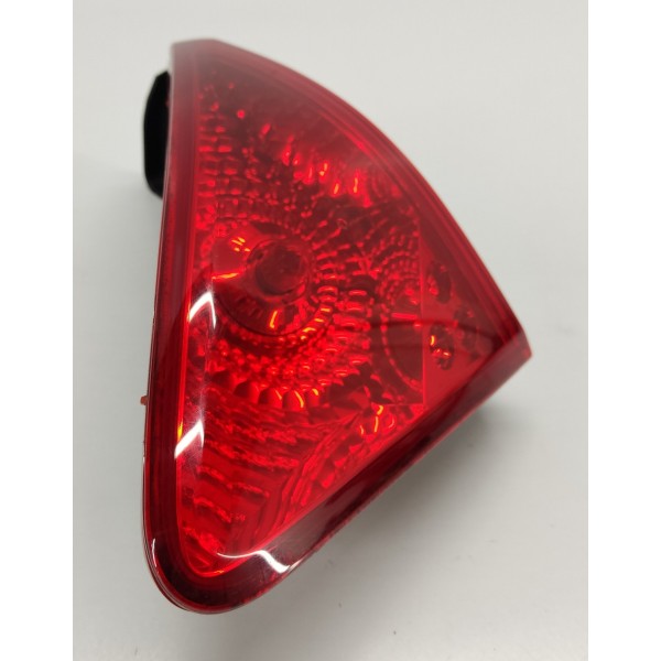 Lanterna Tampa Traseira L.d Peugeot 3008 1.6 Thp 2014 Direito/passageiro Vermelho