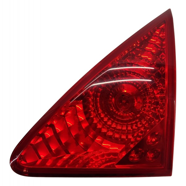 Lanterna Tampa Traseira L.d Peugeot 3008 1.6 Thp 2014 Direito/passageiro Vermelho