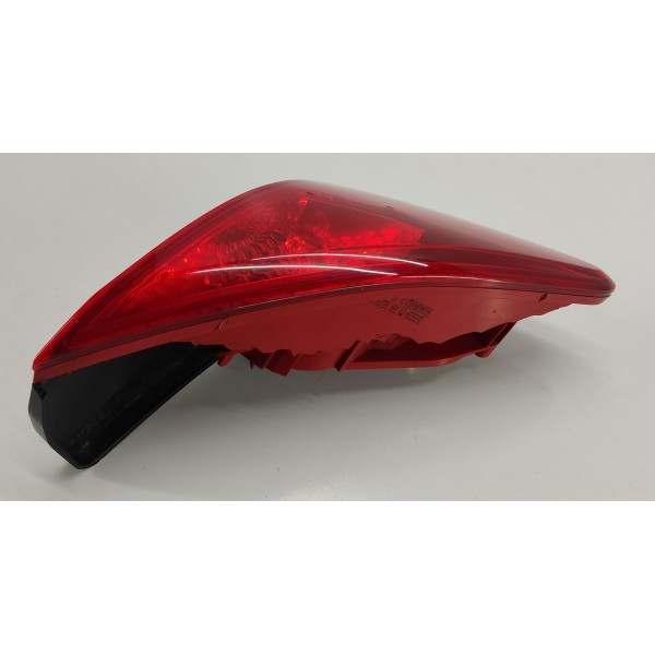 Lanterna Tampa Traseira L.d Peugeot 3008 1.6 Thp 2014 Direito/passageiro Vermelho
