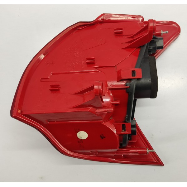 Lanterna Traseira Esquerda Peugeot 3008 1.6 Thp 2014 Esquerdo/motorista Vermelho