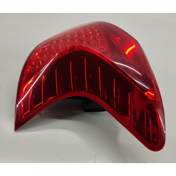 Lanterna Traseira Direita Peugeot 3008 1.6 Thp 2014 Direito/passageiro Vermelho