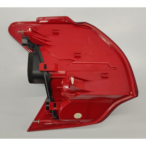 Lanterna Traseira Direita Peugeot 3008 1.6 Thp 2014 Direito/passageiro Vermelho