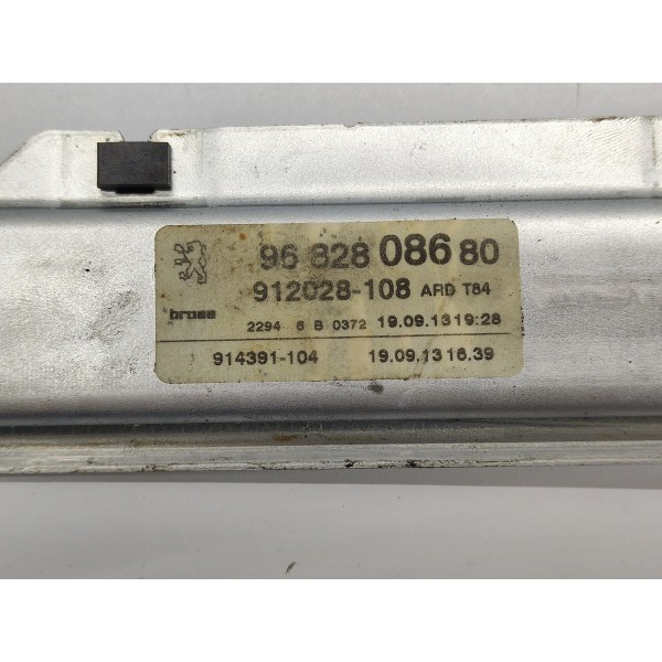 Motor Maquina Vidro T.d Peugeot 3008 1.6 Thp 2014 9682808680