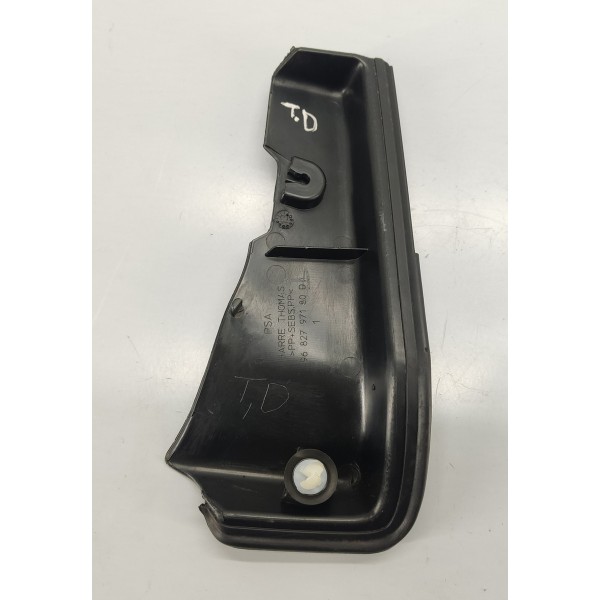 Acabamento Tampa Traseira T.d Peugeot 3008 1.6 Thp 2014