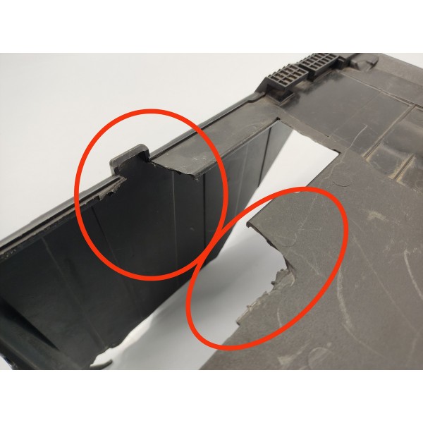 Tampa Caixa Bateria Peugeot 3008 1.6 Thp 2014 Detalhe