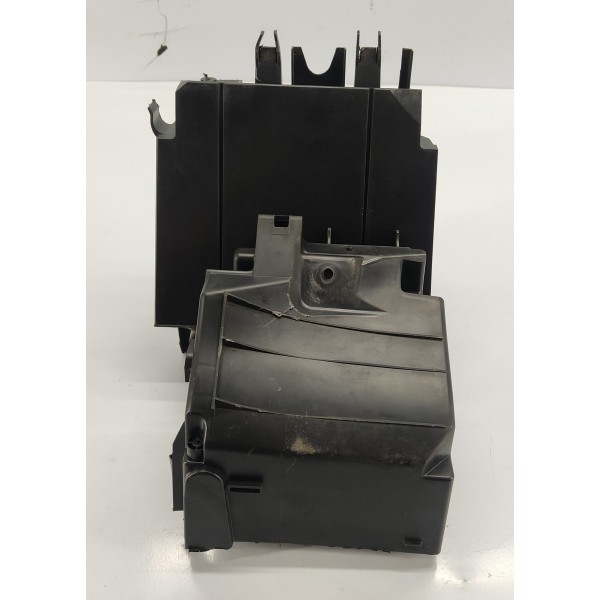 Suporte Caixa Fusivel Peugeot 3008 1.6 Thp 2014 9658447380