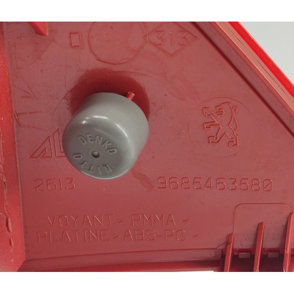 Lanterna Neblina Olho Gato T.e Peugeot 3008 1.6 Thp 2014 Vermelho