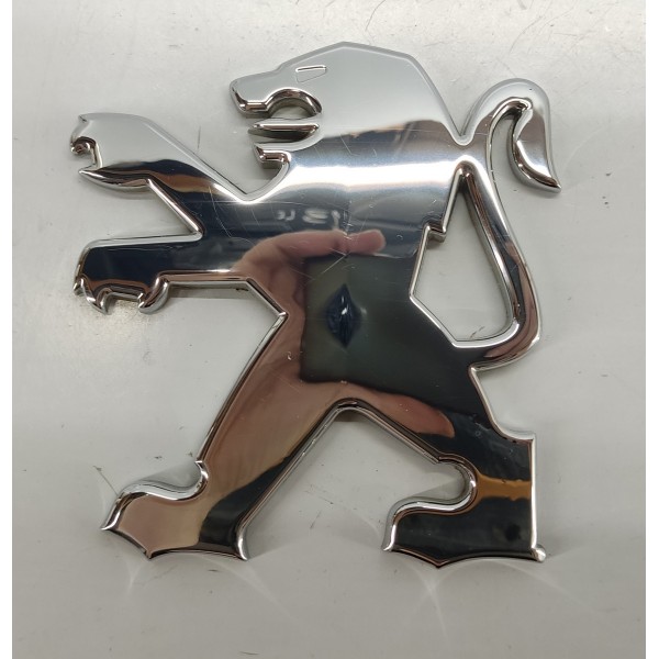Emblema Tampa Traseira Peugeot 3008 1.6 Thp 2014 9685812880 Prateado