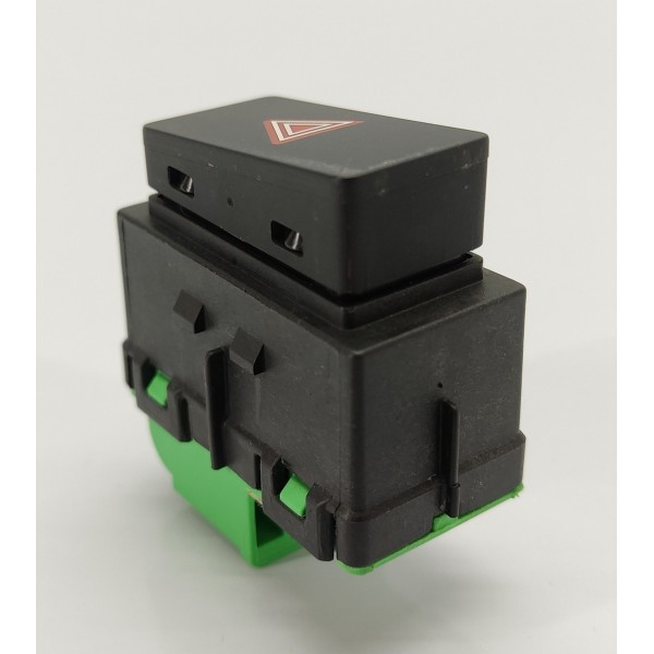 Botao Pisca Alerta Velar 2.0 P300 2020 J8a211k656 Preto