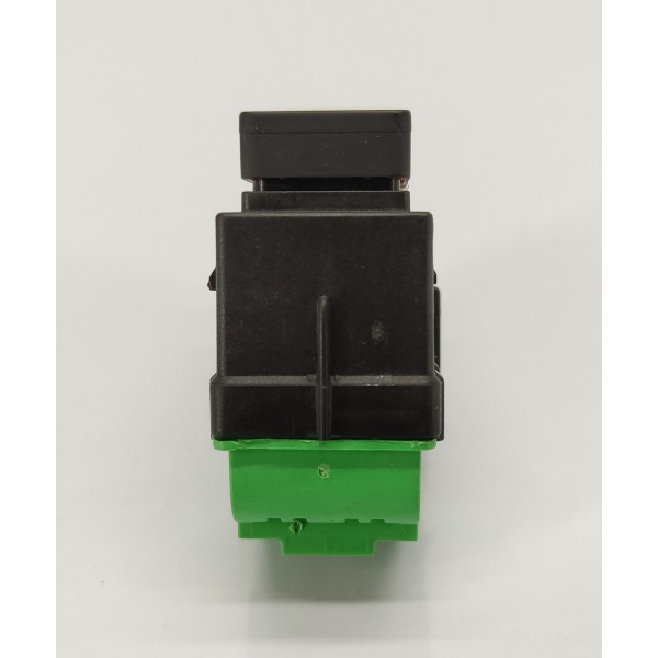 Botao Pisca Alerta Velar 2.0 P300 2020 J8a211k656 Preto