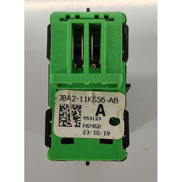 Botao Pisca Alerta Velar 2.0 P300 2020 J8a211k656 Preto