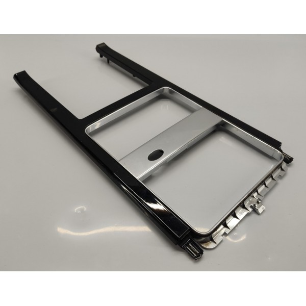 Moldura Console Velar 2.0 P300 2020 Detalhe Preto