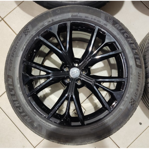 Jogo Roda R21 Audi Q8 2019 Preto