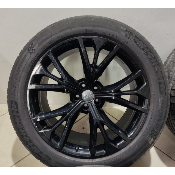 Jogo Roda R21 Audi Q8 2019 Preto