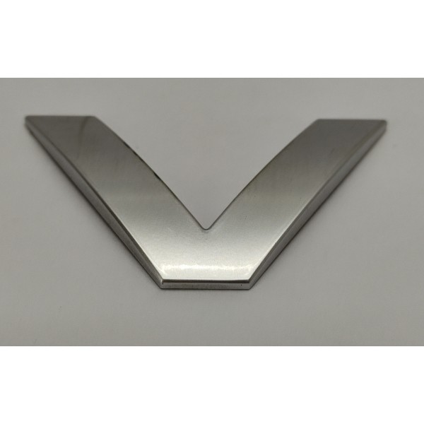 Letra V Emblema Tampa Traseira Discovery Sport 2021 Diesel Cinza